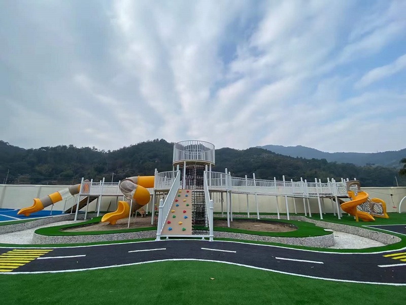 幼兒園里適合什么樣的大型組合滑梯？